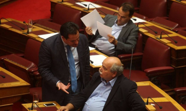 Αμετανόητος Άδωνις στηρίζει τους δανειστές – Σφοδρή κόντρα με Βούτση (video)