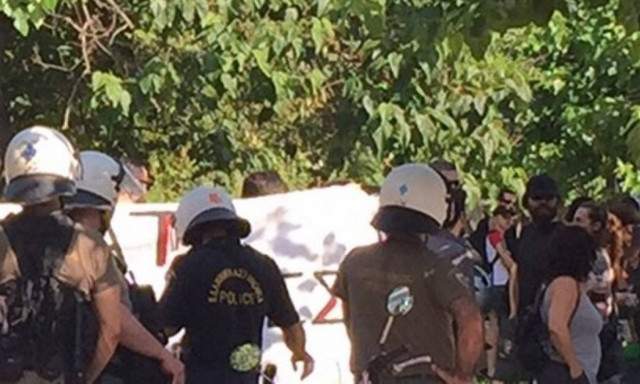 Διαμαρτυρία για το δυστύχημα στα ΕΛΠΕ - Κλειστή η Β. Αλεξάνδρου