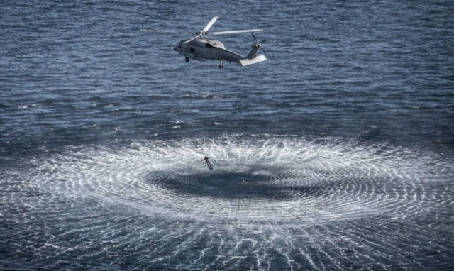 Αγνοείται κολυμβητής στην Κατερίνη - Τον αναζητούν ελικόπτερο, δύτες και σκάφη του Λιμενικού