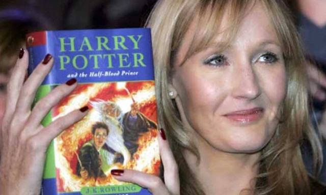 Από τη μεγάλη οθόνη στη σκηνή του θεάτρου ο Χάρι Πότερ