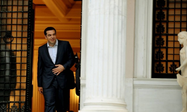 Αλέξη, αν υπογράψεις… πέφτεις!