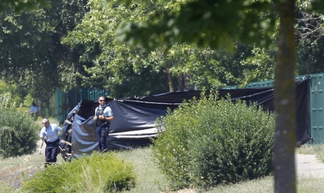 Γαλλία: Ανακρίνεται ο ύποπτος για την επίθεση και τον αποκεφαλισμό ενός ανθρώπου