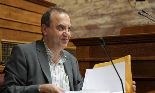 Στρατούλης: Είμαι αισιόδοξος ότι ο λαός θα πει «όχι» στα τελεσίγραφα των δανειστών (video)