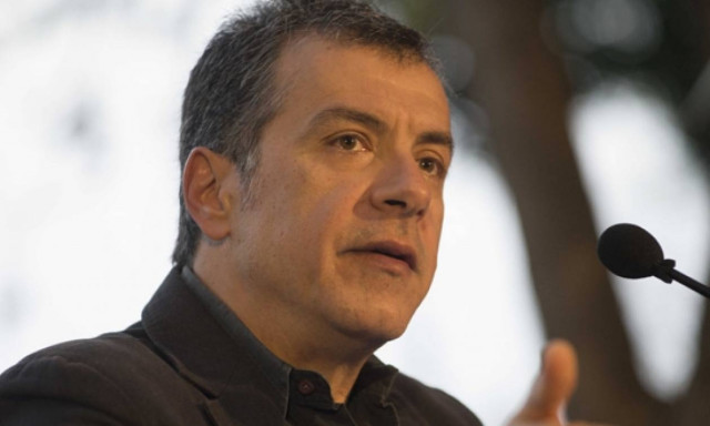 Δημοψήφισμα 2015 - Στον... κόσμο του ο Θεοδωράκης – Καλεί σε debate τον Τσίπρα