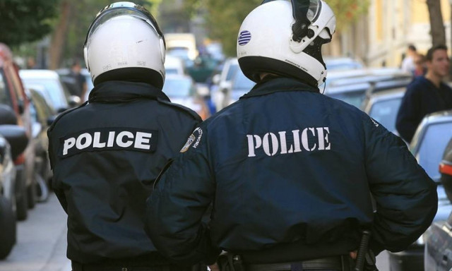 Capital Controls: Τέσσερις προσαγωγές έξω από τράπεζα στη Νέα Σμύρνη