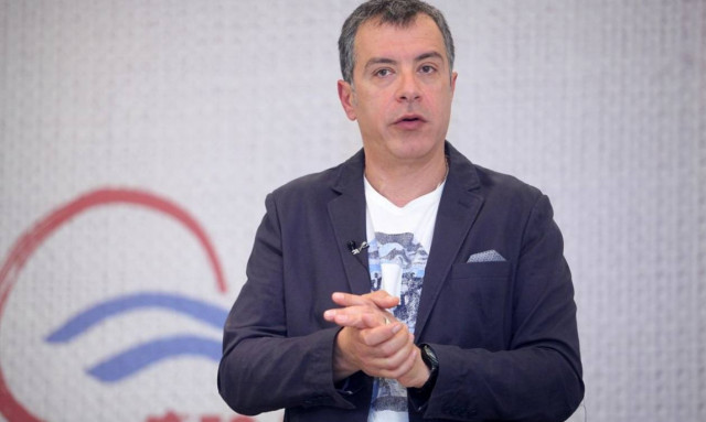 Δημοψήφισμα 2015 - Κυβέρνηση εθνικής ενότητας «ονειρεύεται» ο Θεοδωράκης