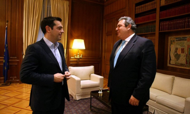 Δημοψήφισμα 2015 - Στο υπουργείο Εθνικής Άμυνας ο Τσίπρας