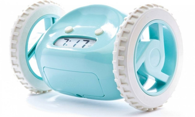 Αγόρασε το ξυπνητήρι που τρέχει για να μην πατήσεις snooze