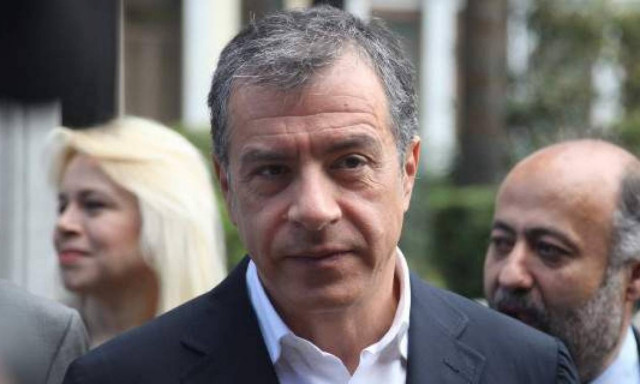 Δημοψήφισμα 2015 - Άθλια κινδυνολογία Θεοδωράκη για «κούρεμα καταθέσεων»