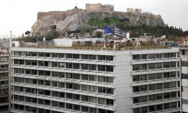 Κλειστές τράπεζες: Τι ισχύει για την έγκριση τραπεζικών συναλλαγών που κρίνονται αναγκαίες