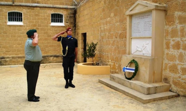 Επίσκεψη υπαρχηγού ΓΕΣ στην ΕΛΔΥΚ (pics)