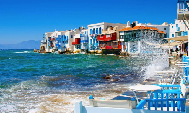 Ιταλία: «Oι τουρίστες δεν τρομάζουν- Έκρηξη κρατήσεων για το καλοκαίρι στην Ελλάδα»