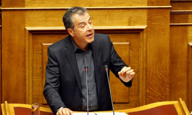 Θεοδωράκης: «Εκστρατεία» υπέρ του «ναι»…
