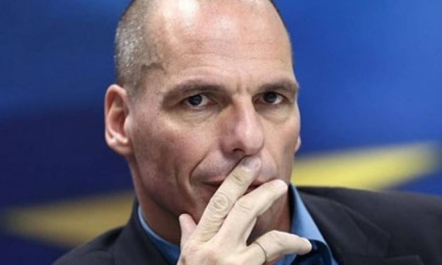 Δημοψήφισμα 2015-Ο Βαρουφάκης μαζί με τον πατέρα του στο Φάληρο (video)