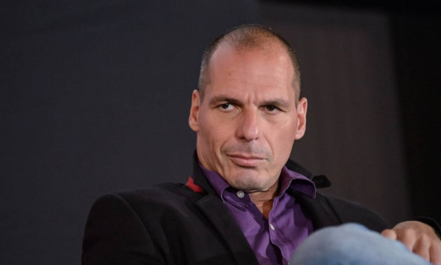 Βαρουφάκης σε ξένη δημοσιογράφο: «Χαλάς τη γιορτή με αυθάδεις ερωτήσεις»