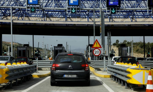 Δημοψήφισμα 2015: Ελεύθερα τα διόδια σε Αττική οδό και αυτοκινητοδρόμους