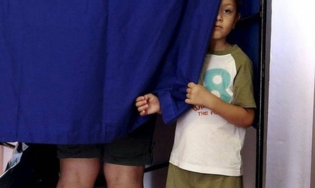 Δημοψήφισμα 2015: Έκτακτα δελτία και συνεχής ροή για την Ελλάδα από τα ξένα μέσα