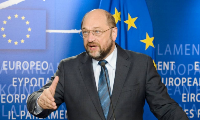 Μια στο καρφί και μια στο πέταλο από Σουλτς: Οι Ευρωπαίοι δεν θα εγκαταλείψουν τους Έλληνες