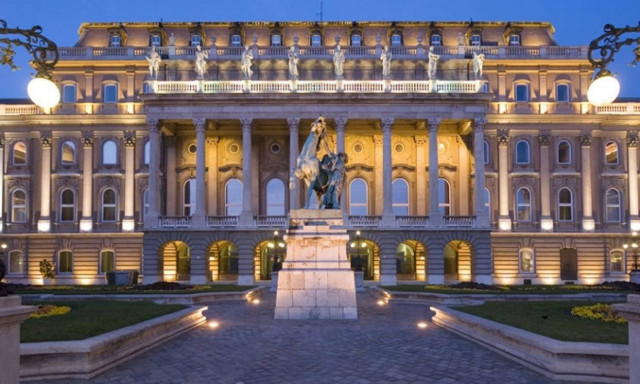 Δημοσκόπηση - Έκαρτ Στρασενσούλτε: Νέα κατάσταση, παλιό πρόβλημα