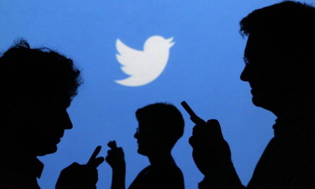 Δημοψήφισμα: Twitter - «Ζωγράφισαν τον Τσίπρα σαν θεό σε εκλογικό κέντρο» (photo)