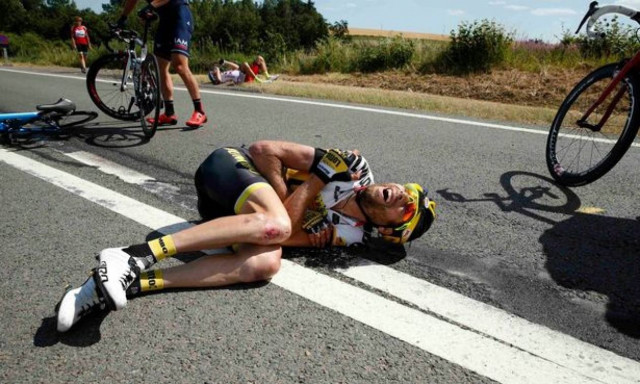 Τρομακτικό ατύχημα στον Ποδηλατικό Γύρο της Γαλλίας (video+photos)