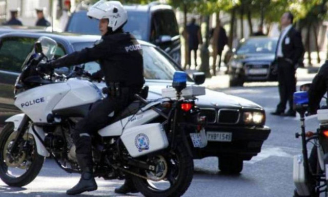 Απίστευτο θράσος: Ληστές εισέβαλαν με αυτοκίνητο σε σούπερ μάρκετ στη Νέα Φιλαδέλφεια