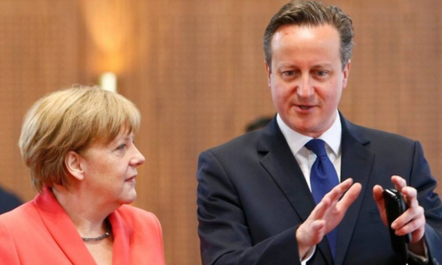 Επικοινωνία Μέρκελ-Κάμερον για την ελληνική κρίση και το δημοψήφισμα
