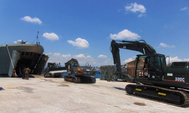 Tο πρώτο έργο της νέας ΜΟΜΑ - Κλιμάκιο του Μηχανικού στην Ικαρία (photos)