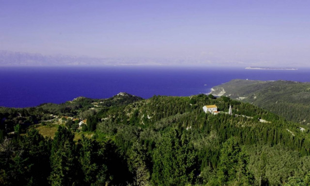 Με ηλιοφάνεια, ζέστη και βοριάδες ο καιρός της Τρίτης (pics)