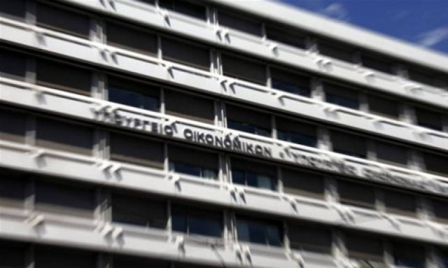 Κλειστές τράπεζες - ΥΠΟΙΚ: Ουδέποτε έχει συζητηθεί ενδεχόμενο «κουρέματος» καταθέσεων