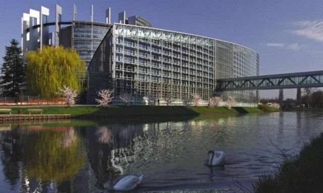 Χαμός...στο Ευρωκοινοβούλιο για το θέμα της Ελλάδας