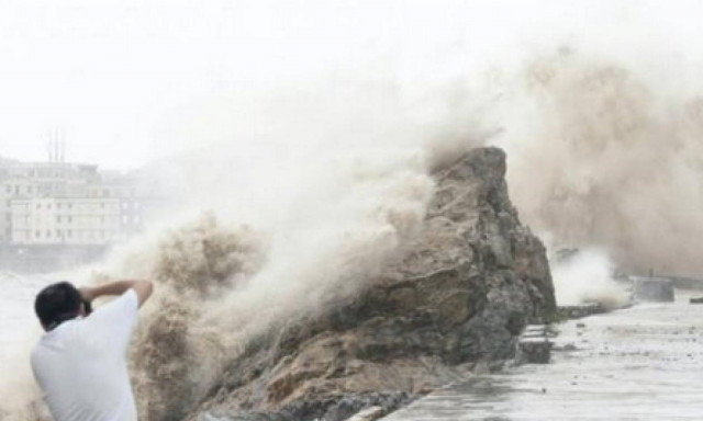 Κίνα: Τρόμος από τον τυφώνα Τσαν-χομ-865.000 άνθρωποι εγκατέλειψαν τις εστίες τους