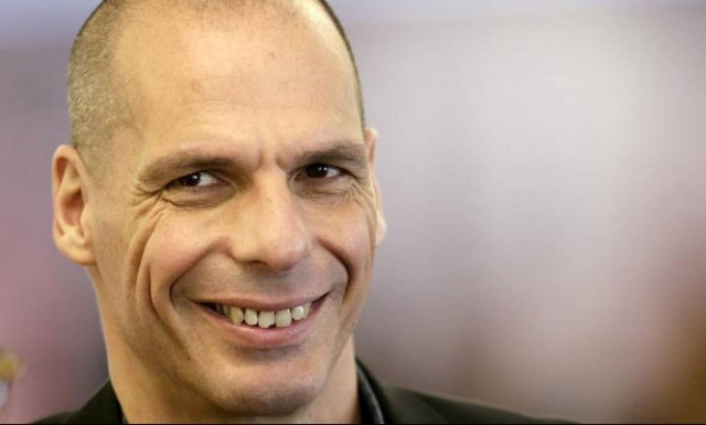 Βαρουφάκης: Γράφει στο twitter γιατί πήγε στην Αίγινα