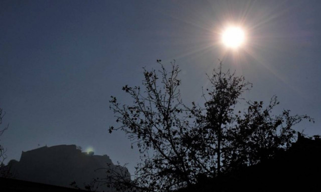 Καιρός: Τοπικά μπουρίνια και πτώση της θερμοκρασίας το Σαββατοκύριακο