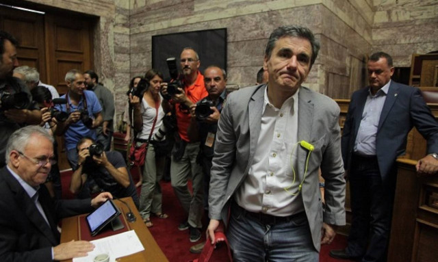 Συμφωνία: Συνεχίζεται η συνεδρίαση Κ.Ο. και Πολιτικής Γραμματείας ΣΥΡΙΖΑ (Photos)