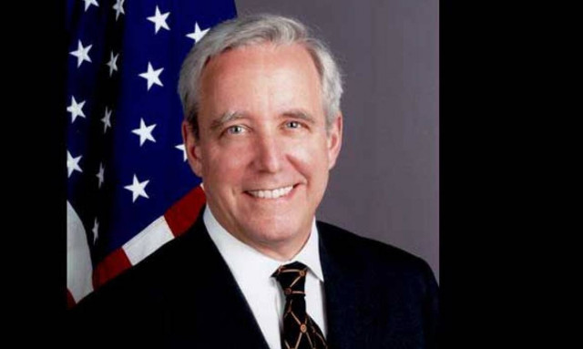 Ο πρέσβης των ΗΠΑ στην Αθήνα σχολιάζει τη κρίση μέσω twitter