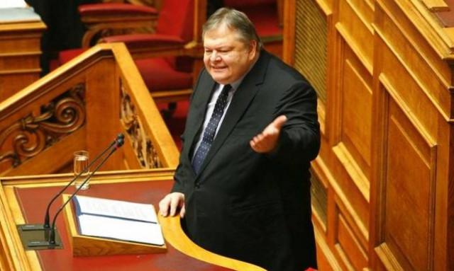 Βενιζέλος κατά Βαρουφάκη: Είναι ο καταστροφέας της ελληνικής οικονομίας