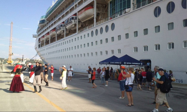 Κλειστές τράπεζες: Ξεπέρασαν τους 30.000 οι επιβάτες κρουαζιέρας μόνον στα Χανιά