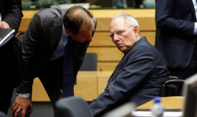 Eurogroup – Τινάζει στον αέρα τις προσδοκίες για επίτευξη συμφωνίας ο Σόιμπλε