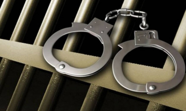 Χειροπέδες σε 38χρονο για παρενόχληση ανήλικης