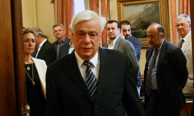 Συμφωνία: Τηλεφωνική επικοινωνία Παυλόπουλου με Ολάντ