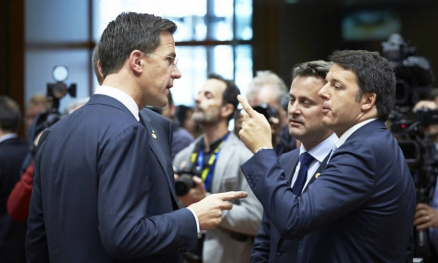 Σύνοδος Κορυφής: Άγρια λογομαχία ανάμεσα σε Ρέντσι και Ρούτε για την Ελλάδα