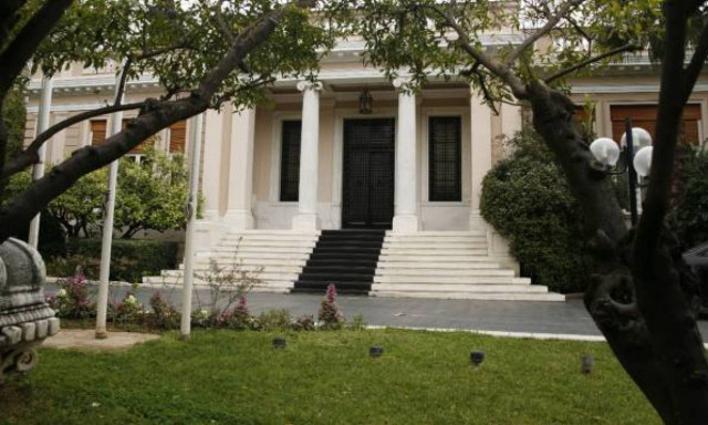 Κυβέρνηση: Η συμφωνία δίνει τη δυνατότητα να σταθεί η χώρα στα πόδια της