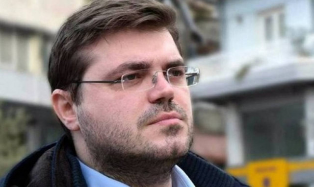 Βουλευτής του ΣΥΡΙΖΑ «ύψωσε» ως ναζιστική τη σημαία της Ευρωζώνης