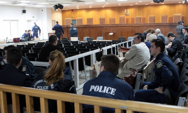 Ένταση στη δίκη της Χρυσής Αυγής-Αποχώρησε η πολιτική αγωγή
