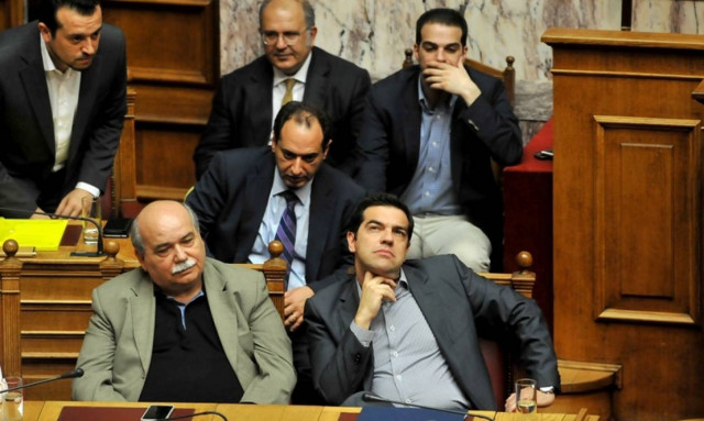 Ανασχηματισμός: Αγώνας δρόμου για την ψήφιση της συμφωνίας