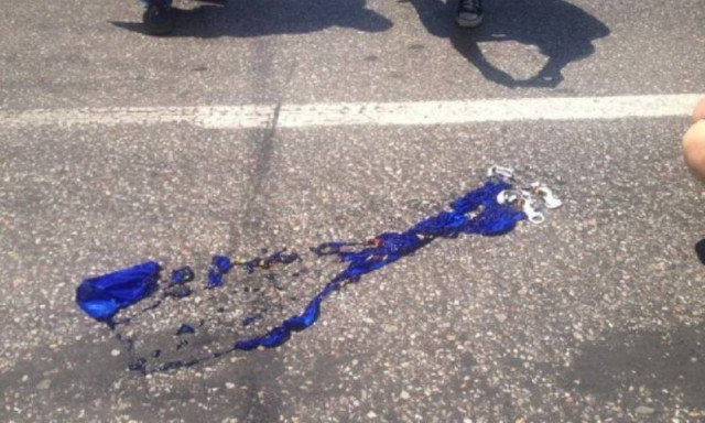 Μνημόνιο 3: Έκαψαν τη σημαία της Ευρωπαϊκής Ένωσης στη Θεσσαλονίκη (video)