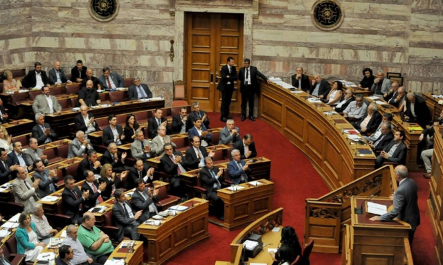 LIVE: Η συνεδρίαση των τεσσάρων επιτροπών για τη συμφωνία