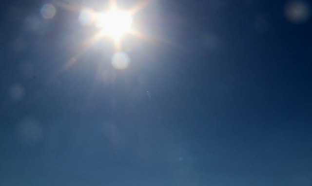 Καιρός: Ζέστη αλλά και βοριαδάκια αύριο Παρασκευή (17/7)