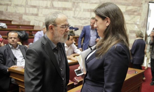 Ανασχηματισμός - Κυρίτσης: Ψήφισα μνημόνιο, αισθάνομαι άρρωστος